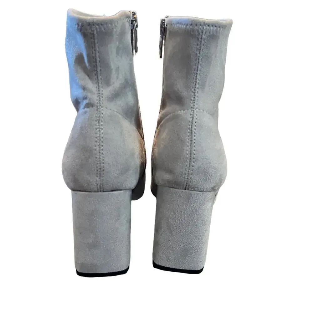 Marc Fisher Needit Stretch Ankle Bootie NEW Size 6.5 No Box Light grey